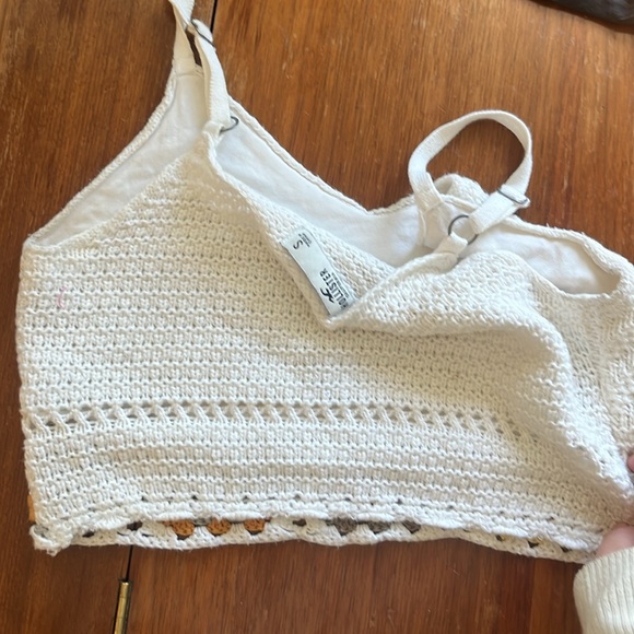 Hollister knit top! And it’s a M - Picture 3 of 3